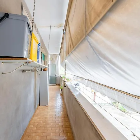 Colli Roomy With Parking Apartman