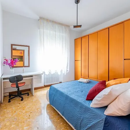 Colli Roomy With Parking