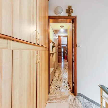 Colli Roomy With Parking Apartment *