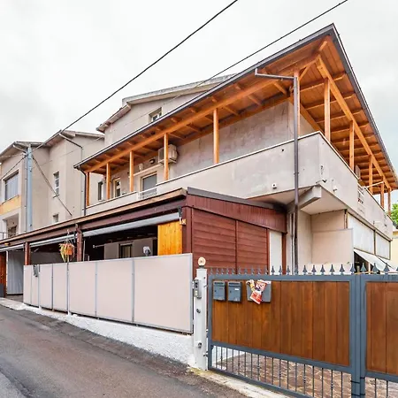 Apartment Colli Roomy With Parking